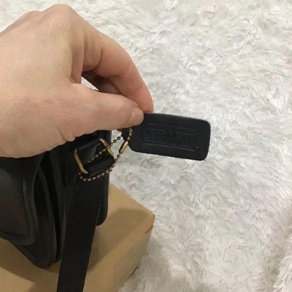 VTG Coach Dinky Black Leather Crossbody Shoulder Bag Minimalist Classic NYC - Picture 14 of 14